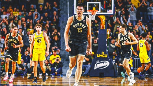 COLLEGE BASKETBALL Trending Image: Zach Edey matches season high with 35 points, helps No. 3 Purdue beat Michigan 84-76